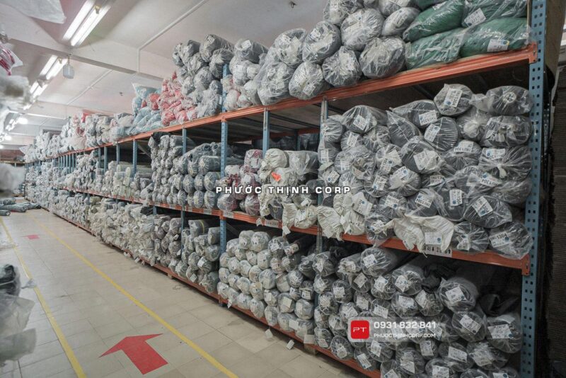 Xưởng may Phước Thịnh Corp TpHCM kho vật liệu 1