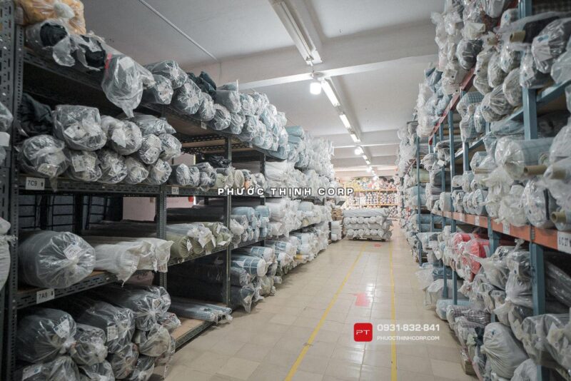 Xưởng may Phước Thịnh Corp TpHCM kho vật liệu 4