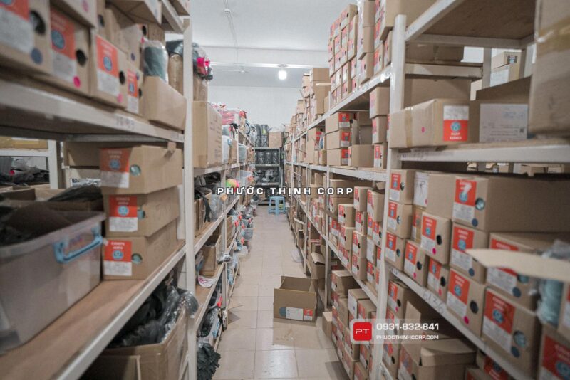 Xưởng may Phước Thịnh Corp TpHCM kho vật liệu 6